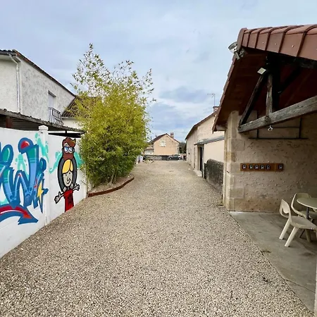 Duplex Confort Avec Exterieur Apartment Lussac-les-Châteaux
